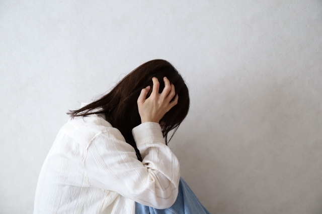 １人で外出できますか？「2.症状が出るキッカケ」