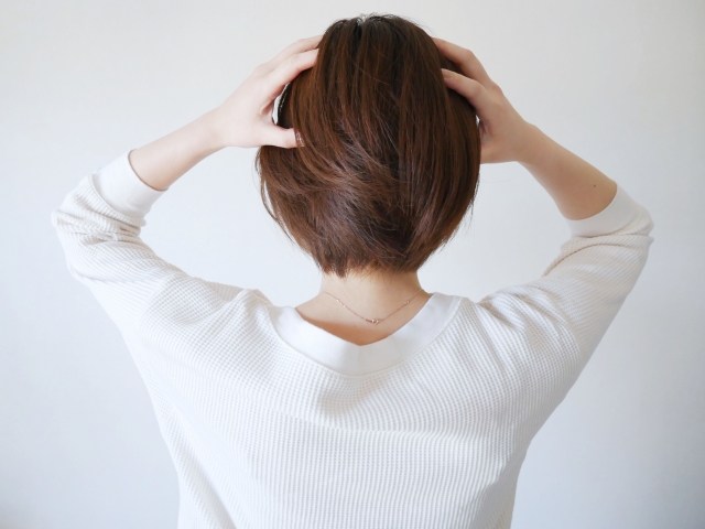 １人で外出できますか？「2.症状が出るキッカケ」
